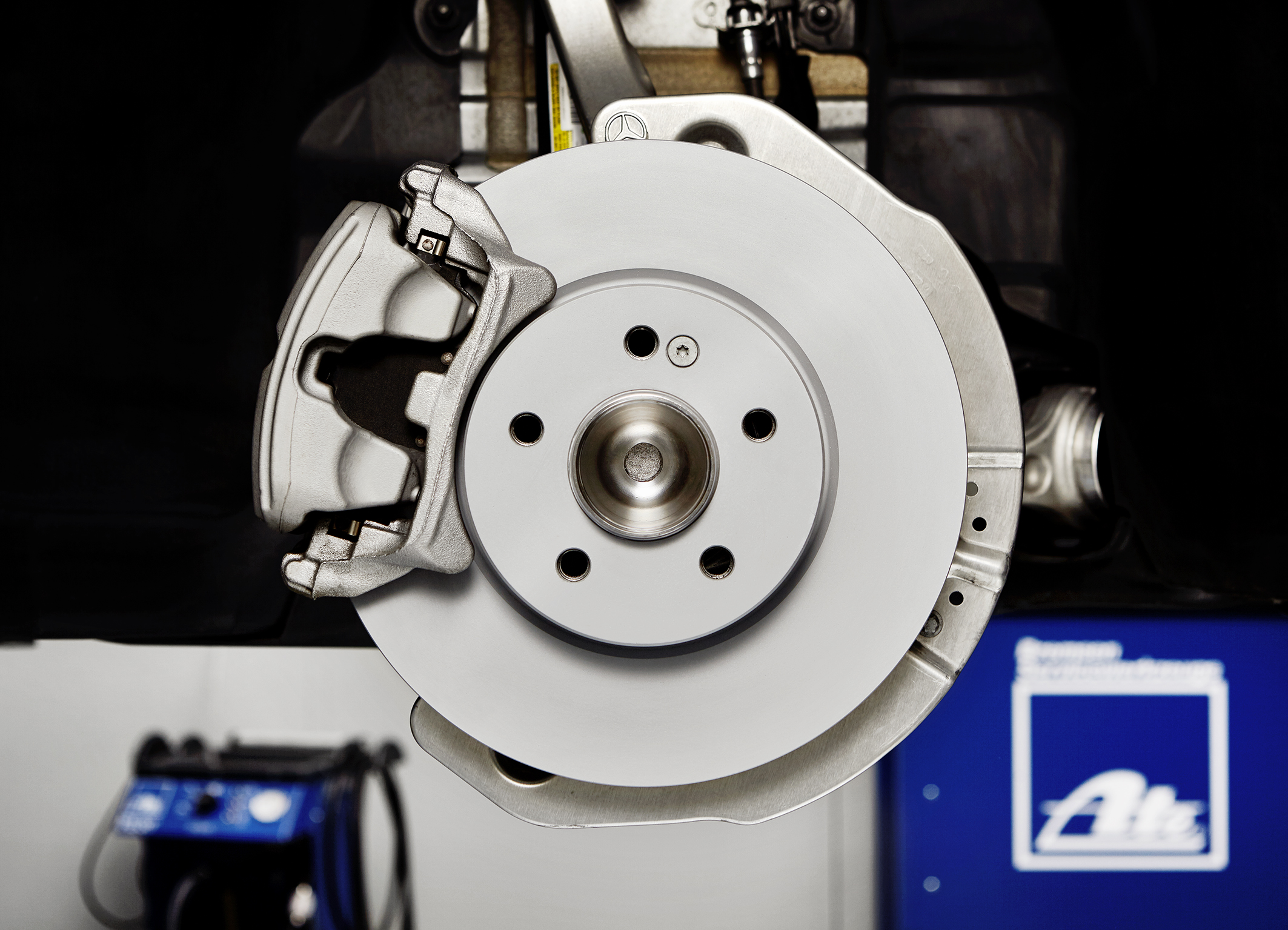 Porady Autoświata: Jak wybrać najlepsze tarcze?